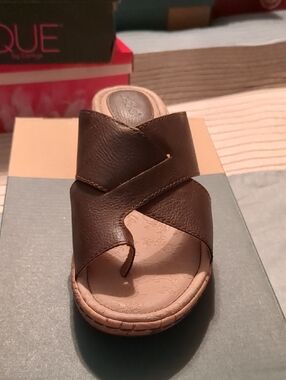 boc Brown Leather Crossband Toe-Post Sandal